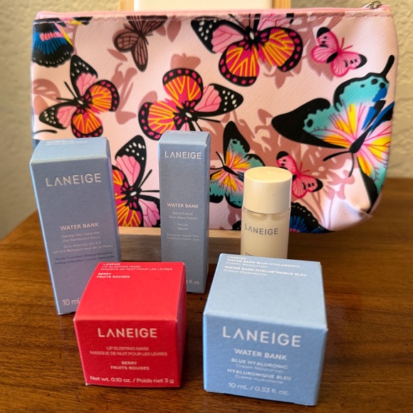 LANEIGE Next-Gen Hydration Collection 5 piece set (travel size) & Cosmetic Bag - Picture 5 of 10